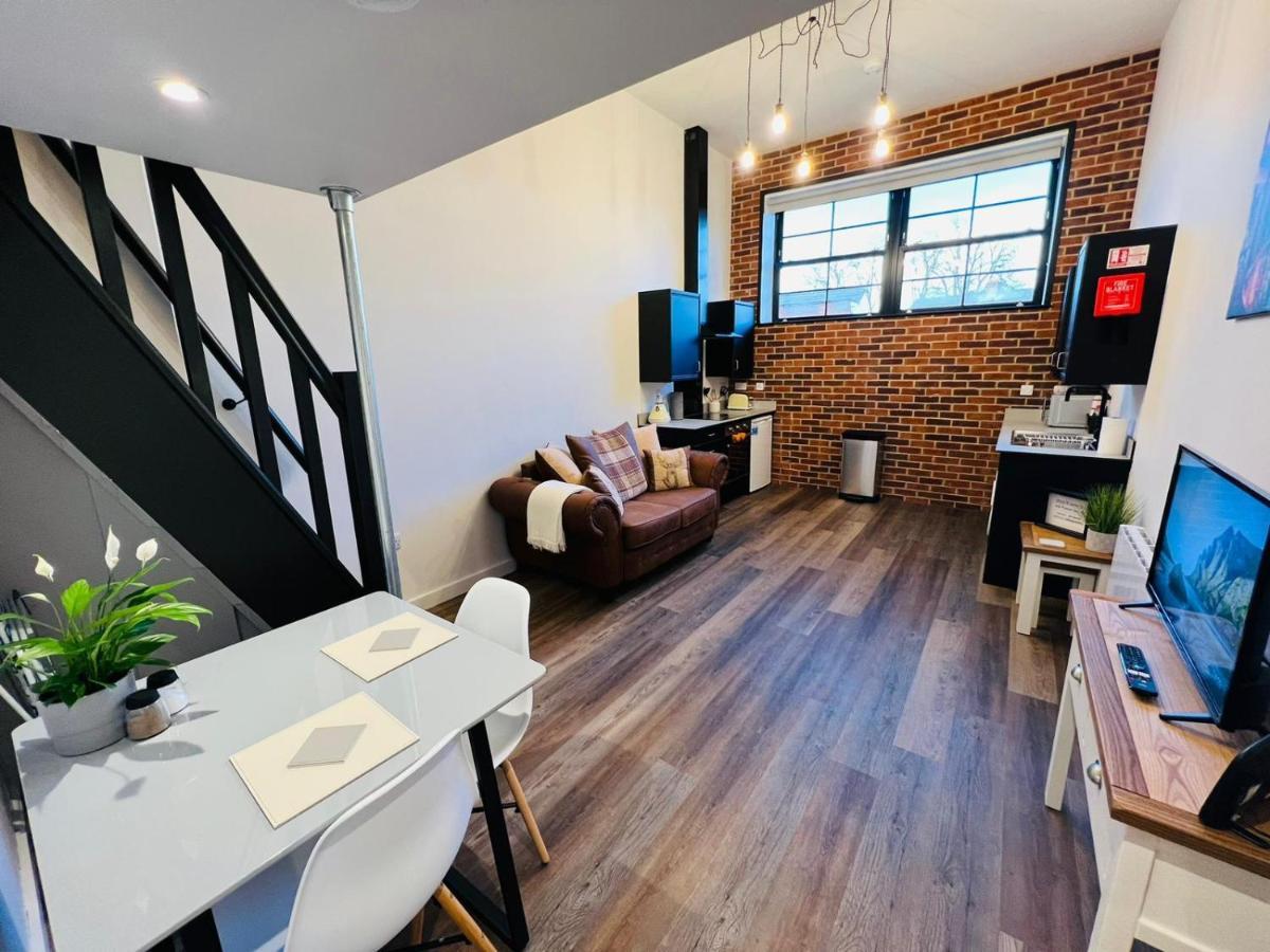 6 Sullivan House Apartment *